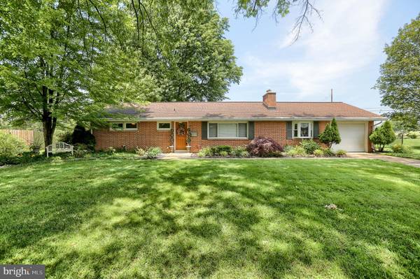 28 AMHERST DR, Camp Hill, PA 17011