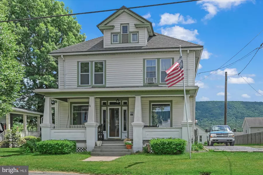 623 W MAIN ST, Valley View, PA 17983