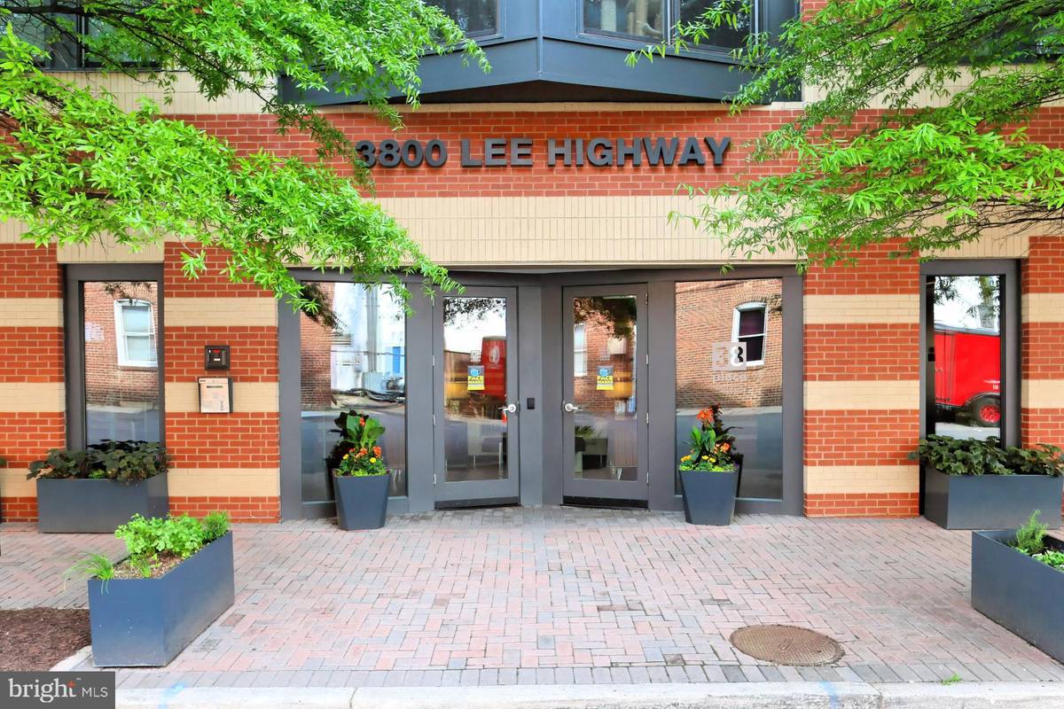 Arlington, VA 22207,3800 LANGSTON BOULEVARD #306