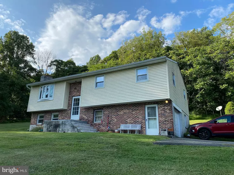 567 HILL CHURCH RD, Boyertown, PA 19512