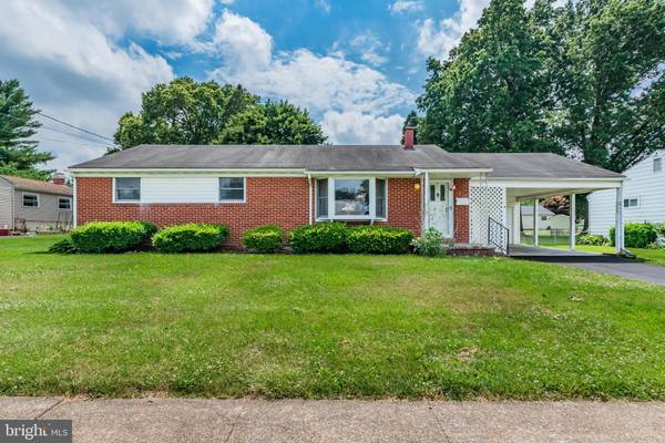 5 CEDARHURST LN, Camp Hill, PA 17011