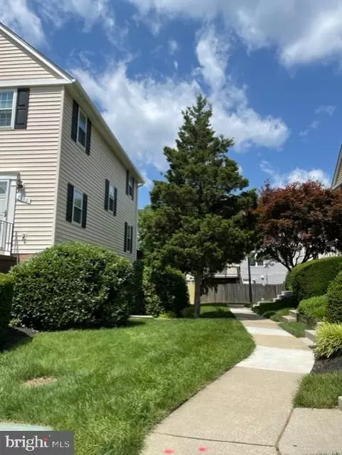 Laurel, MD 20707,7601 E ARBORY CT #301