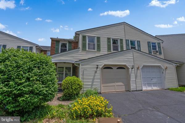 28 LENAPE DR, Sellersville, PA 18960