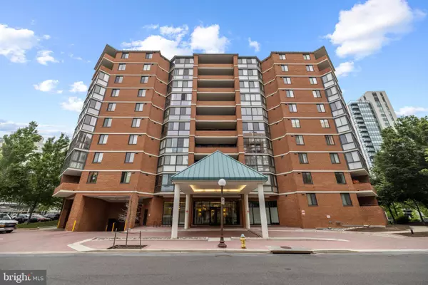 Arlington, VA 22201,1001 N RANDOLPH ST #814