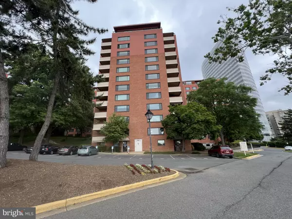 Arlington, VA 22209,1021 ARLINGTON BLVD #131