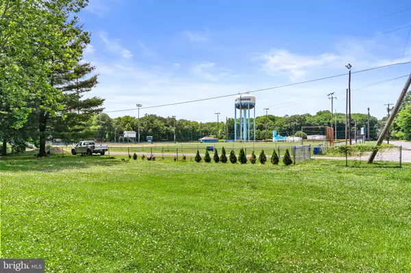 Pennsville, NJ 08070,15 TUFT RD