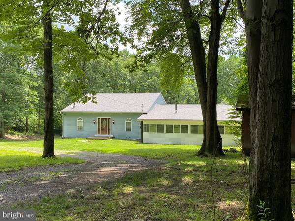 2530 HEMLOCK DR, Lehighton, PA 18235