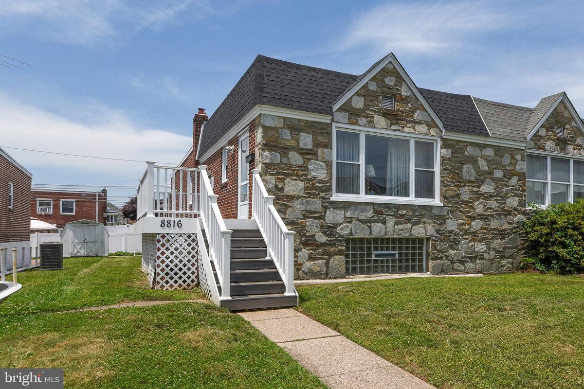 Philadelphia, PA 19152,8816 REVERE ST