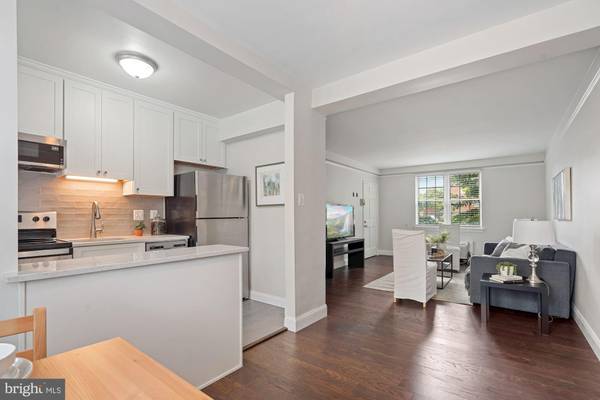 5 E GLEBE RD #A, Alexandria, VA 22305