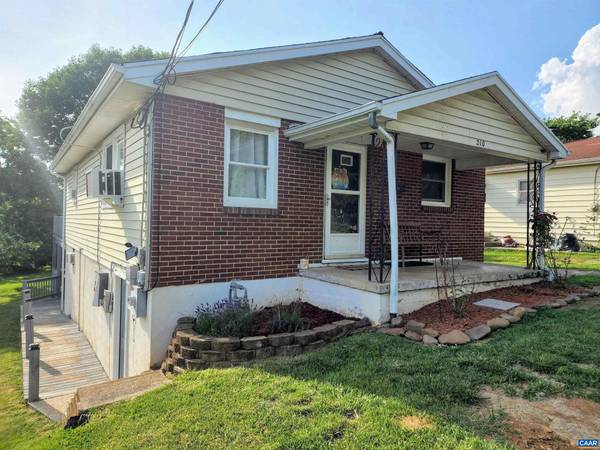 210 MYRTLE ST, Staunton, VA 24401