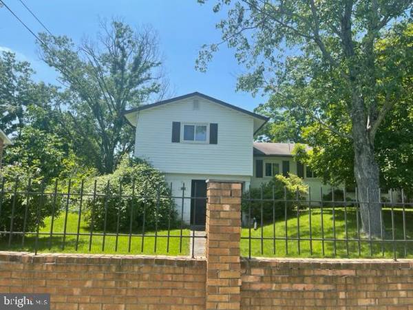 11814 SEVEN LOCKS RD, Potomac, MD 20854