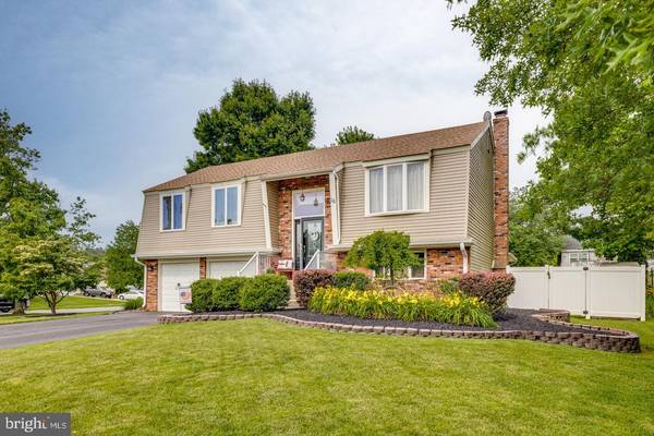 16 WYNDMERE RD, Marlton, NJ 08053