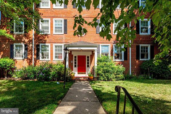 4907 30TH ST S #B1, Arlington, VA 22206