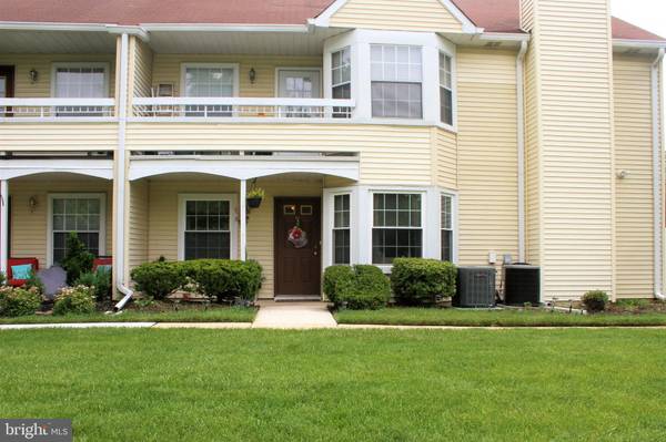 16 FRYER CT, Hightstown, NJ 08520