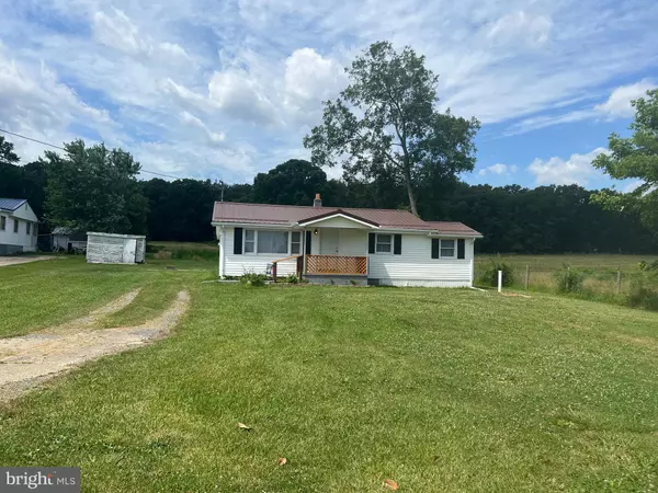 Moorefield, WV 26836,82 2ND LN