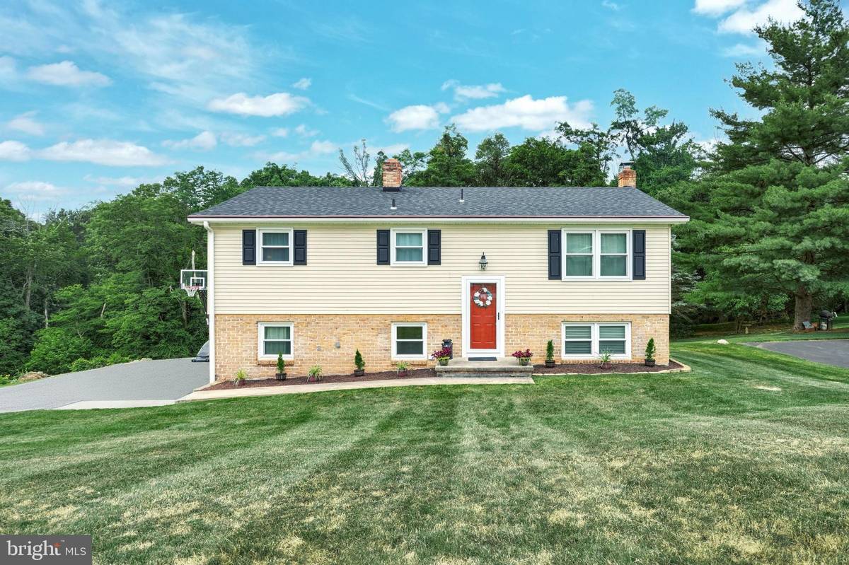 Dallastown, PA 17313,516 GARY DR