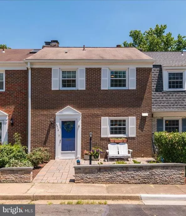 6016 HARDWICK PL, Falls Church, VA 22041