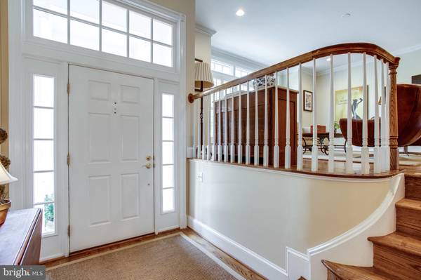 Vienna, VA 22182,2319 SAWTOOTH OAK CT