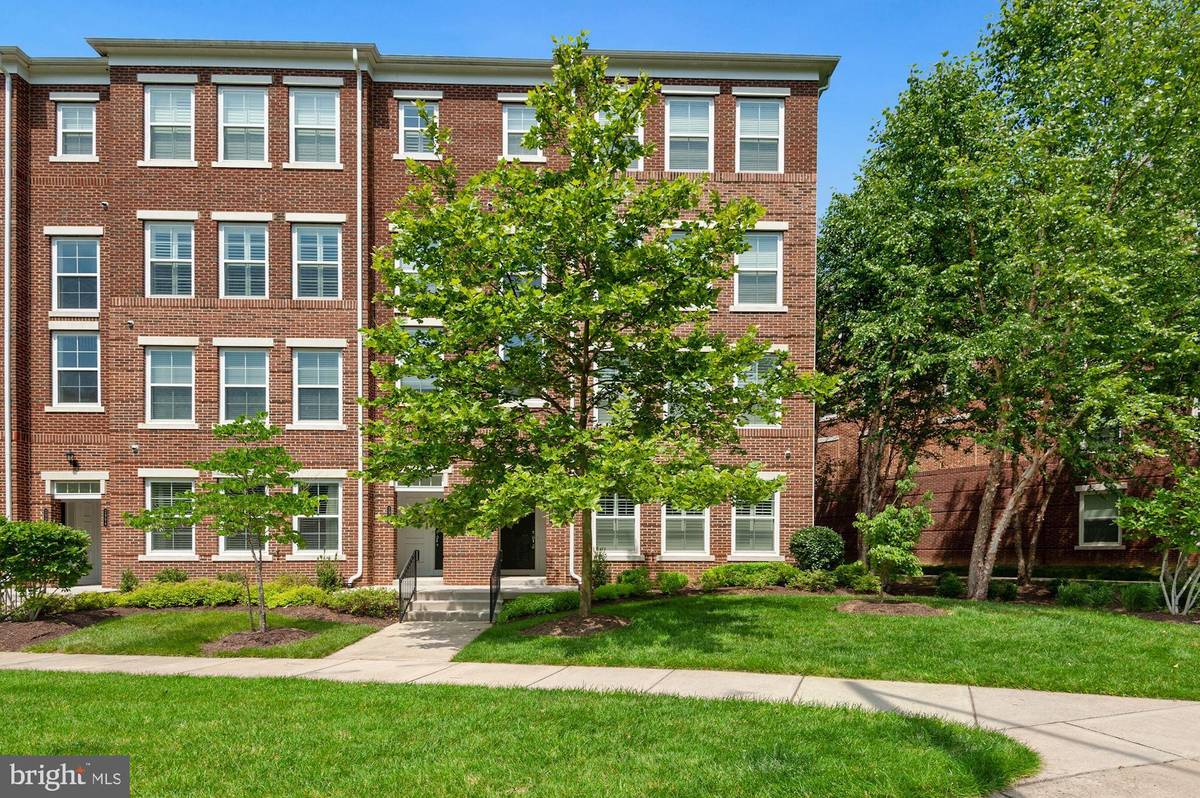 Fairfax, VA 22031,3002 RITTENHOUSE CIR #25