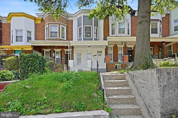 2917 CLIFTON AVE, Baltimore, MD 21216