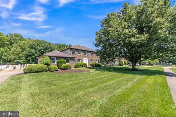 6 CELLA DR, Aston, PA 19014