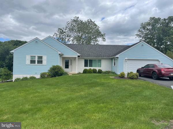 455 GLEN MAR AVE, New Holland, PA 17557