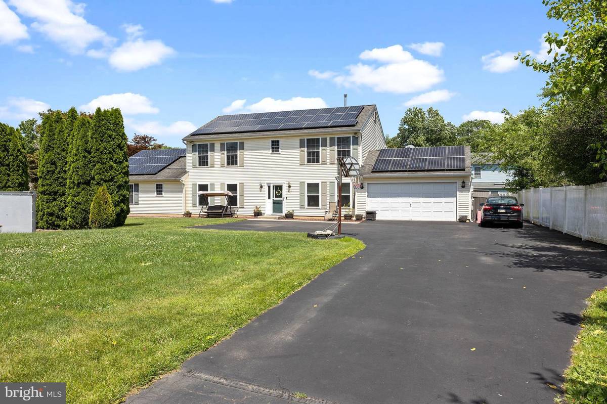 Langhorne, PA 19047,837 HULMEVILLE RD