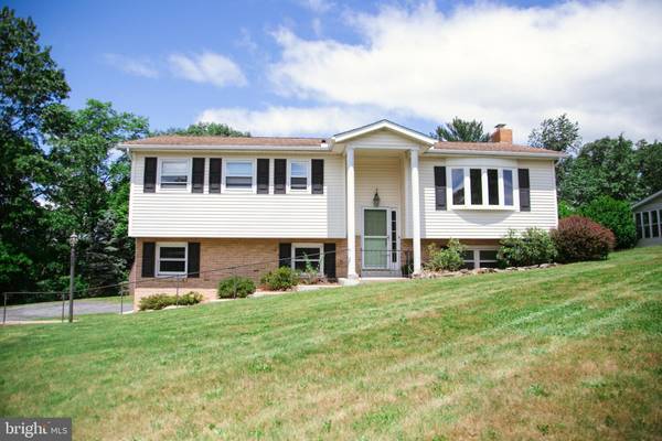 12 HOPE TER, Carlisle, PA 17013