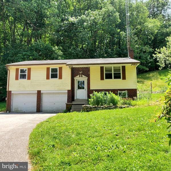 5587 SMOKETOWN RD, Glenville, PA 17329