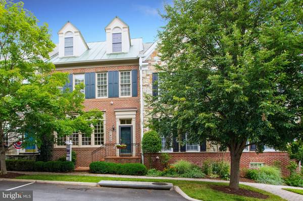 1402 HARVEST CROSSING DR, Mclean, VA 22101