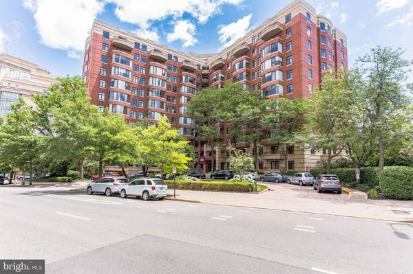 2400 CLARENDON BLVD #916, Arlington, VA 22201