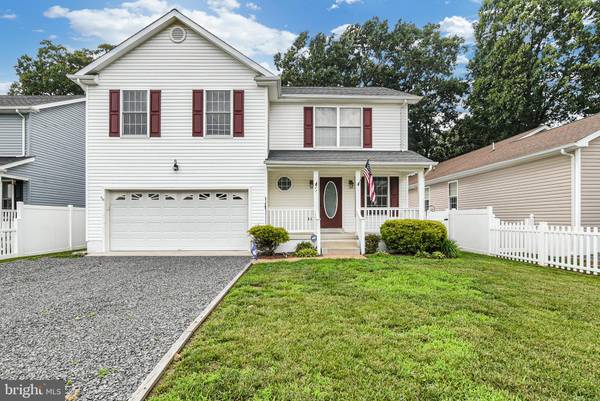 27 1ST ST, Colonial Beach, VA 22443