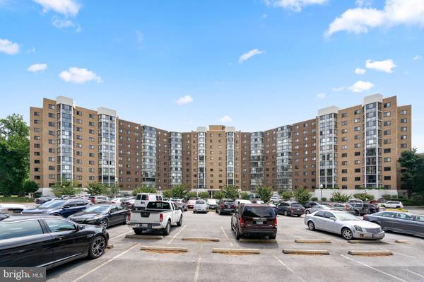 15100 INTERLACHEN DR #4-226, Silver Spring, MD 20906