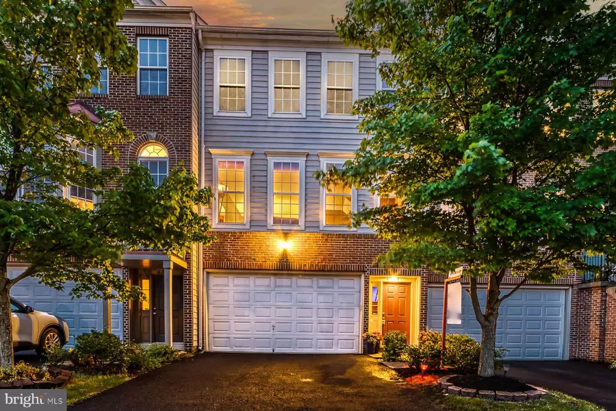 6735 APPLEMINT LN, Alexandria, VA 22310