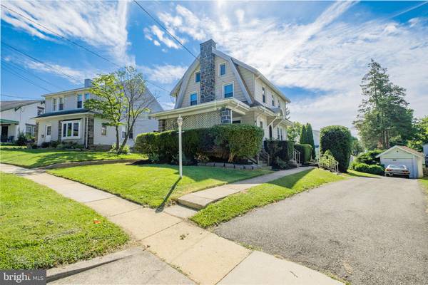 37 S PENNOCK AVE, Upper Darby, PA 19082