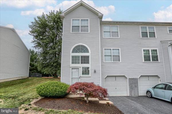 6231 SPRING KNOLL DR, Harrisburg, PA 17111