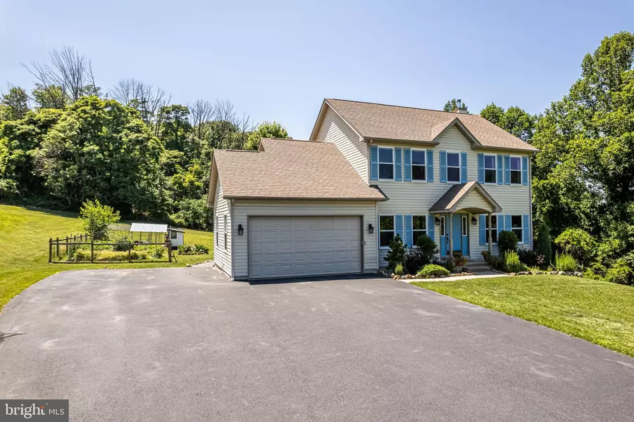 3892 BEELINE DR, Bethlehem, PA 18015