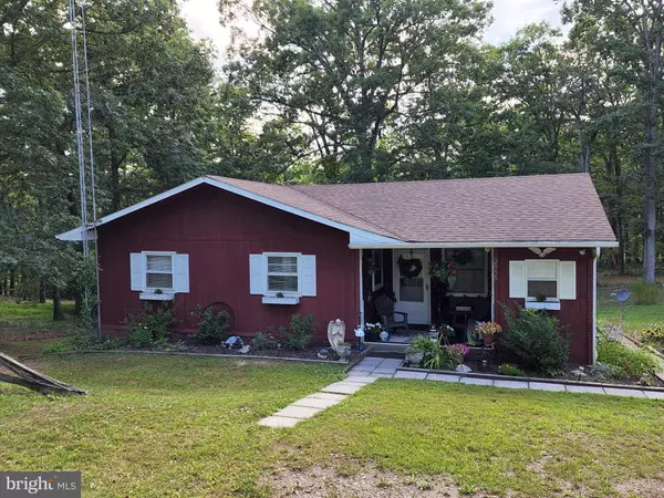 2959 MOUNTAIN LAKE RD, Hedgesville, WV 25427