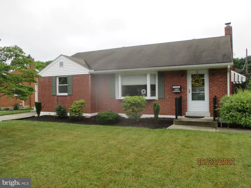 404 E MARBLE ST, Mechanicsburg, PA 17055