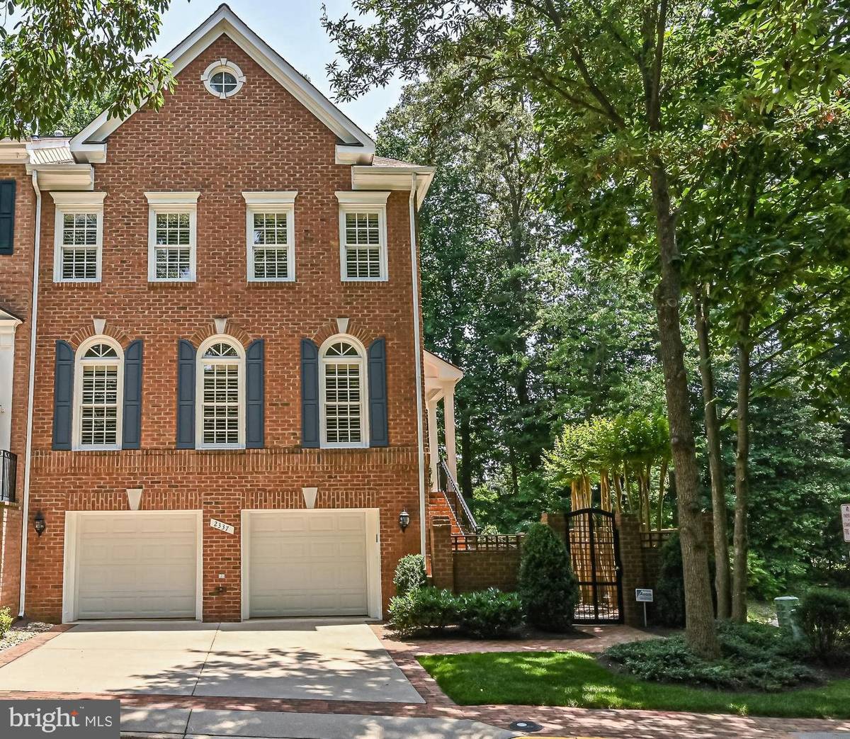 Vienna, VA 22182,2337 SAWTOOTH OAK CT