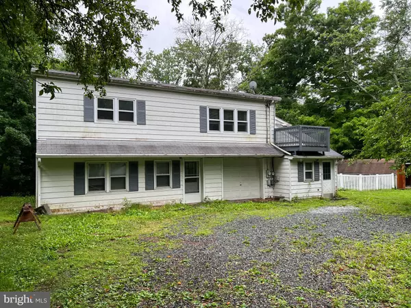 3215 MILLER RD, Pennsburg, PA 18073