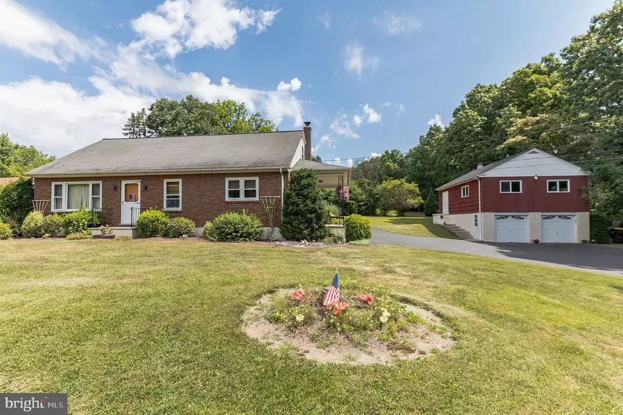 3071 FINLAND RD, Pennsburg, PA 18073