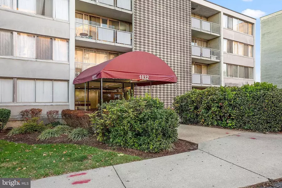 1832 METZEROTT RD #306, Adelphi, MD 20783