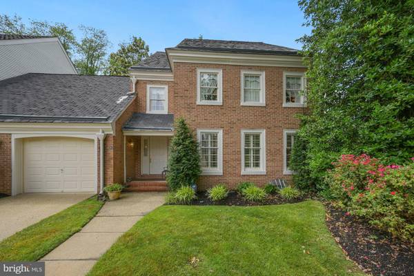 31 FOXWOOD DR, Moorestown, NJ 08057