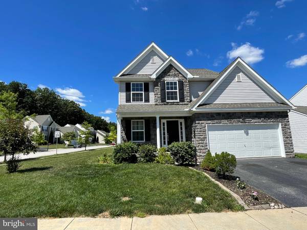 777 COUGAR POINTE CIR, Seven Valleys, PA 17360