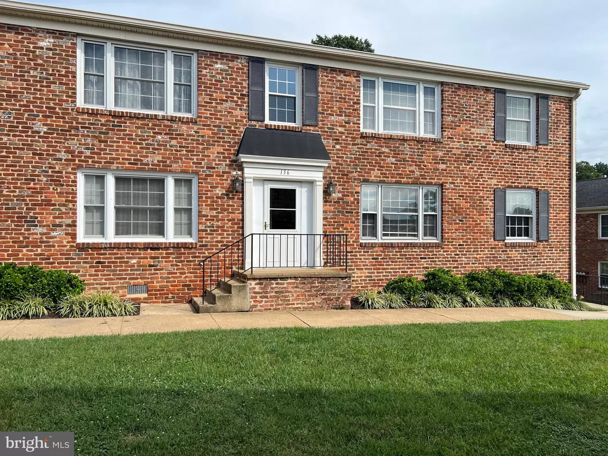 Charlottesville, VA 22901,136 HESSIAN HILLS CIR #1