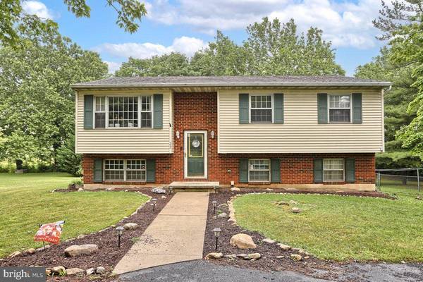 23 S LETORT DR, Carlisle, PA 17013