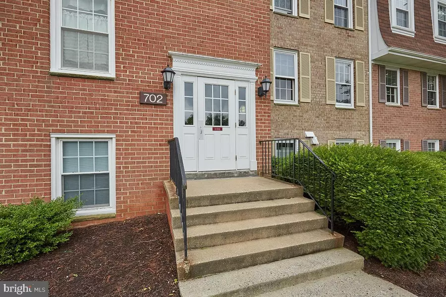 702 QUINCE ORCHARD BLVD #102, Gaithersburg, MD 20878