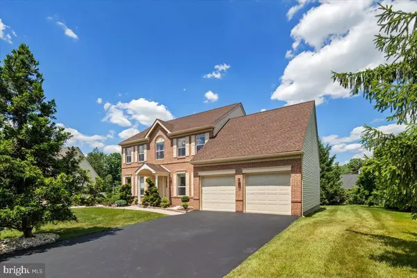 32 HUNTINGDON DR, Churchville, PA 18966