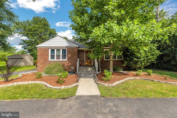 1906 LAUREL RD, Lindenwold, NJ 08021